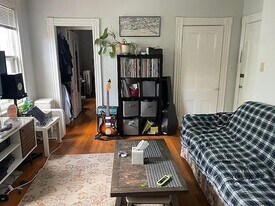 17 Endicott Ave, Unit 4 in Somerville, MA - Building Photo