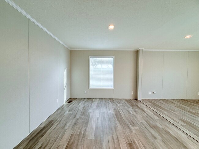 29805 Jamestown Dr in New Baltimore, MI - Building Photo - Building Photo