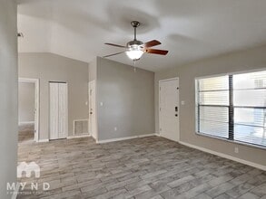 509 Bryan Valley Ct in Brandon, FL - Foto de edificio - Building Photo