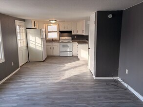 104 W Bennett St in McCausland, IA - Foto de edificio - Building Photo