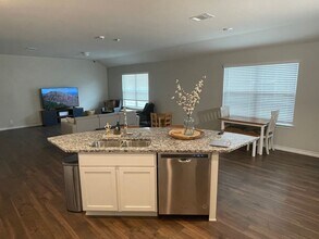 129 Garden Emerald in San Antonio, TX - Building Photo - Building Photo