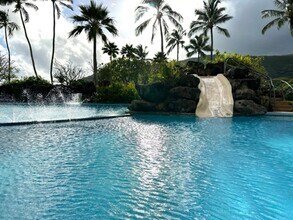 521 Hahaione St in Honolulu, HI - Building Photo - Building Photo