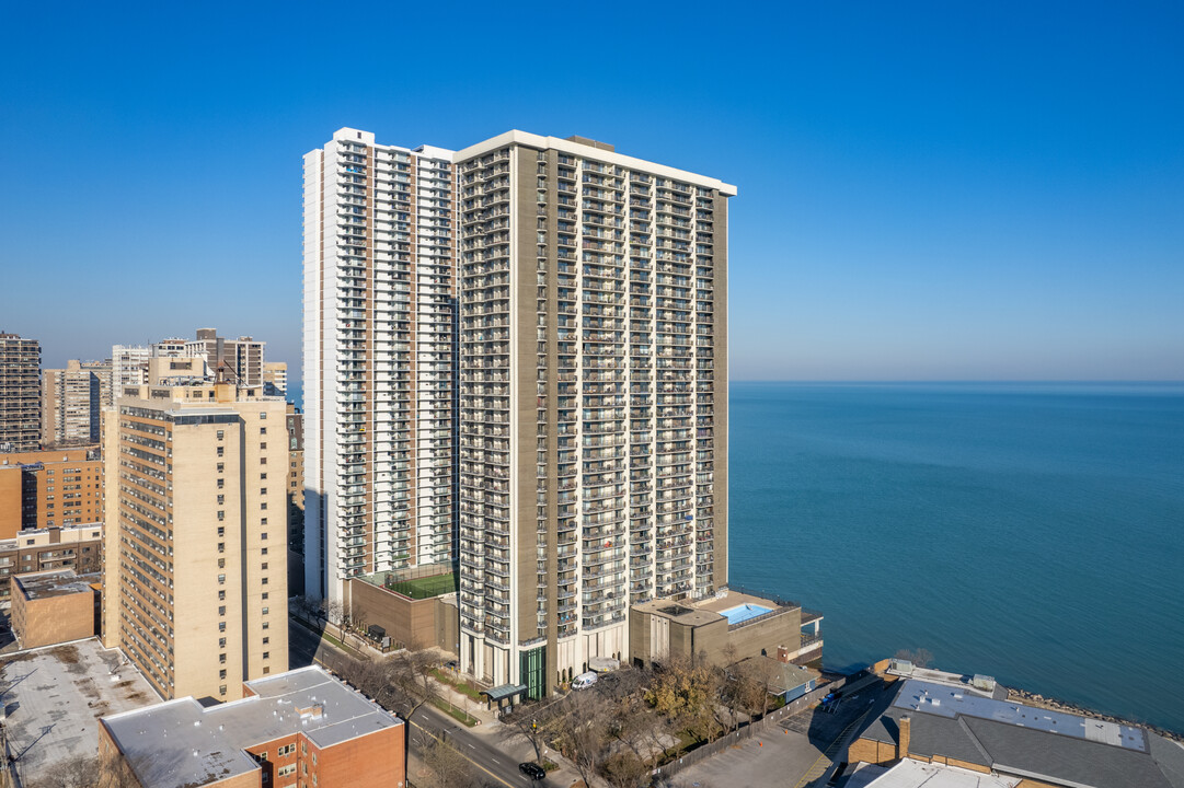 Malibu Condominiums in Chicago, IL - Foto de edificio