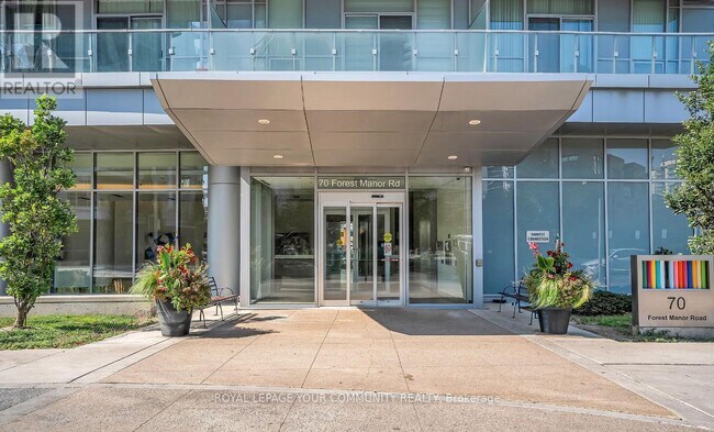 70 Forest Manor Rd in Toronto, ON - Building Photo - Building Photo