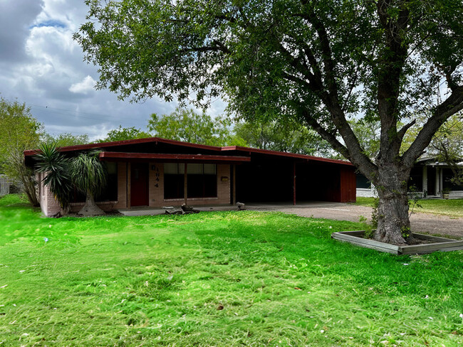 1644 Throckmorton St in Harlingen, TX - Building Photo - Building Photo