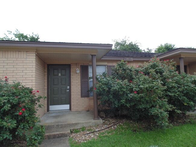 3608 Elliott St in Bryan, TX - Building Photo - Building Photo