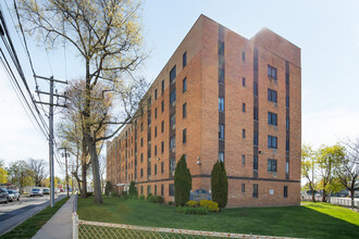 Totten Towers in Hempstead, NY - Building Photo - Building Photo