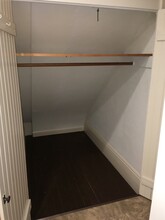 55 Monastery Rd, Unit 1 in Boston, MA - Foto de edificio - Building Photo