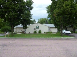 910 9th St in Springfield, SD - Foto de edificio