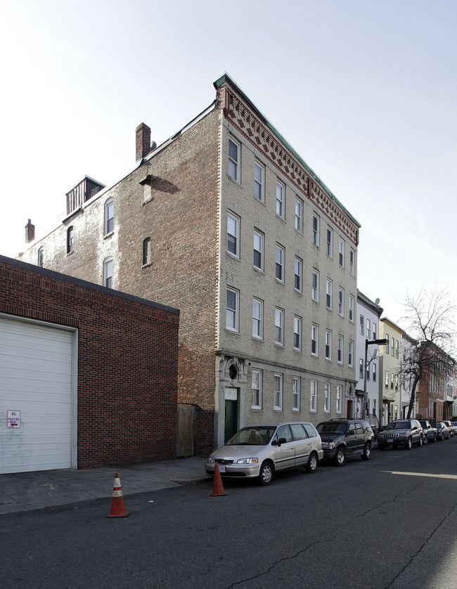 115-117 Orleans St in East Boston, MA - Foto de edificio - Building Photo