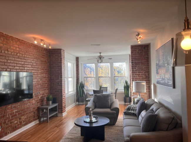 property at 200 E 43rd St