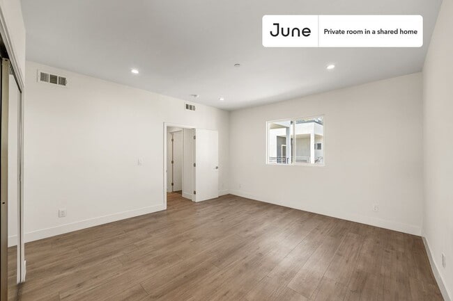 property at 5637 Riverton Ave