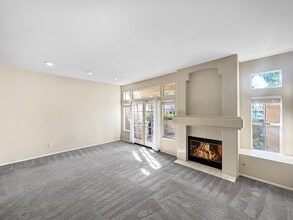 11386 Camino Playa Cancun in San Diego, CA - Building Photo - Building Photo