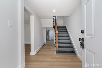 8 Orchard St in Matawan, NJ - Building Photo - Building Photo