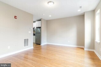 616 S 4th St in Philadelphia, PA - Building Photo - Building Photo