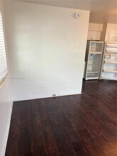 16890 NE 21st Ave in North Miami Beach, FL - Building Photo - Building Photo