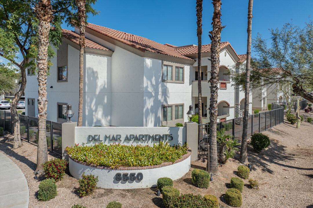 Del Mar Apartments in Phoenix, AZ - Building Photo