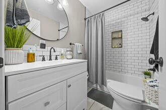 408 Zay Dr in Excelsior Springs, MO - Building Photo - Building Photo