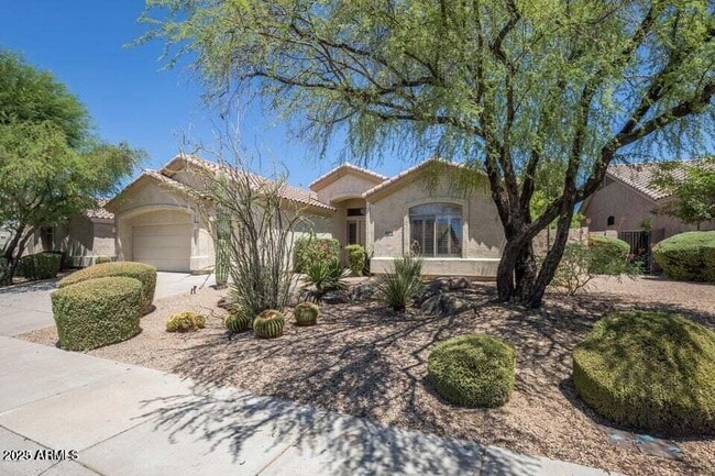 7338 E Wingspan Way in Scottsdale, AZ - Foto de edificio - Building Photo