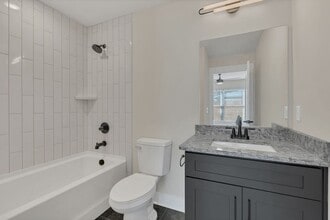 1016 W Kirkland Ave in Nashville, TN - Building Photo - Building Photo