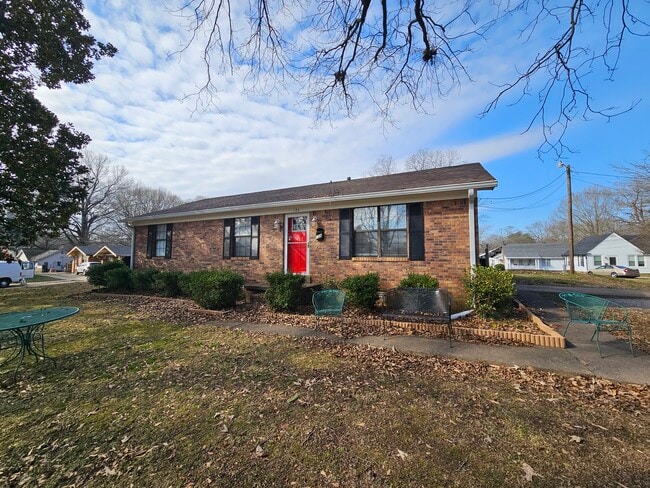 property at 124 W Grand St