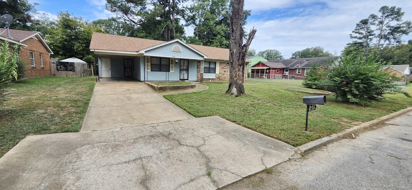 2593 Thackery Dr in Memphis, TN - Building Photo