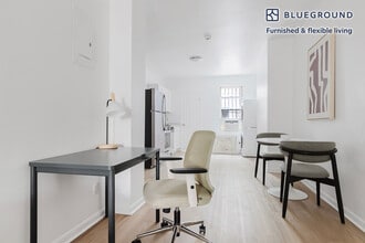 327 E 10th St in New York, NY - Building Photo - Building Photo