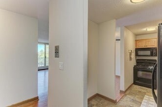 2200 S Stewart Ave in Lombard, IL - Building Photo - Building Photo