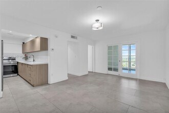 1251 NE 108th St in Miami, FL - Building Photo - Building Photo