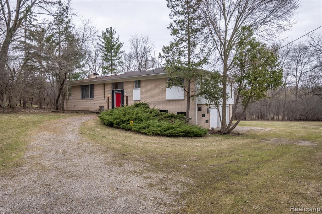 30540 N Greenbriar Rd in Franklin, MI - Building Photo