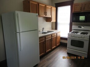 135 E Suttenfield St-Unit -Apt 4 in Fort Wayne, IN - Building Photo - Building Photo