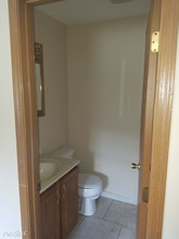 100 E Vine St in Taylorville, IL - Building Photo - Building Photo