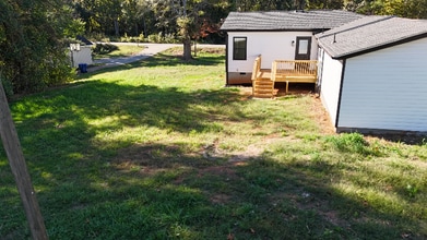 136 Moore St in Wellford, SC - Building Photo - Building Photo