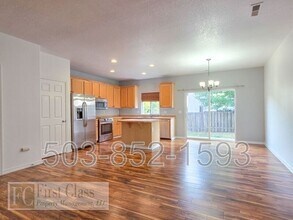 13180 SW BRIANNE Way in Tigard, OR - Building Photo - Building Photo