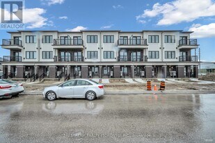 14 Matawin Ln in Richmond Hill, ON - Building Photo