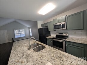 2831 Mayfair Ave in Charlotte, NC - Building Photo - Building Photo