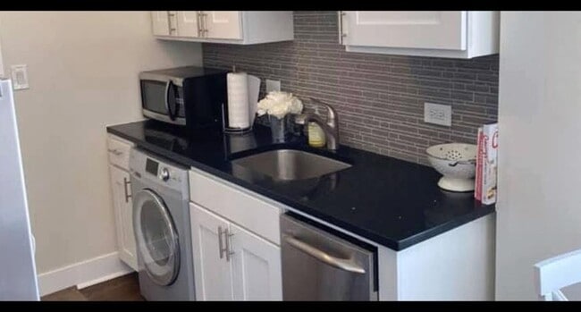 property at 3817.5 N Greenview Ave