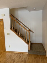 18083 Settlers Way in Eden Prairie, MN - Foto de edificio - Building Photo