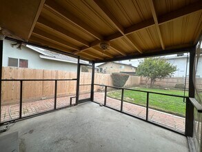 1413 W Cambridge Ave in Visalia, CA - Building Photo - Building Photo