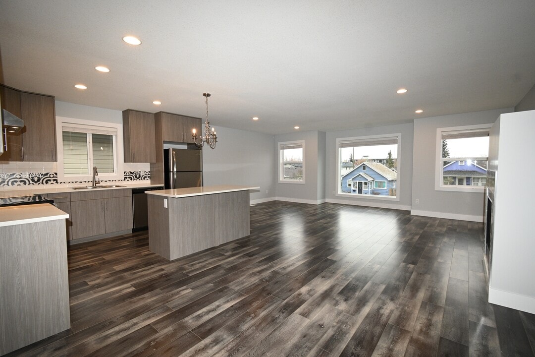 1680-1688 8 Ave in Prince George, BC - Building Photo