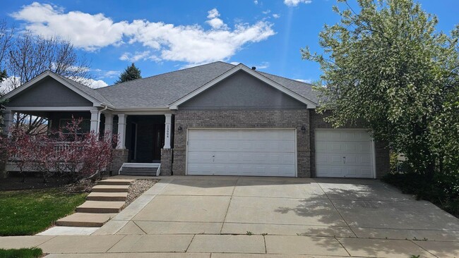 property at 13994 Turnberry Ct