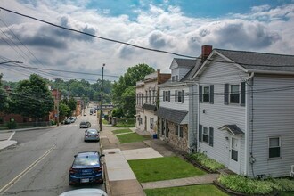 796-798 Hazelwood Ave in Pittsburgh, PA - Foto de edificio - Building Photo