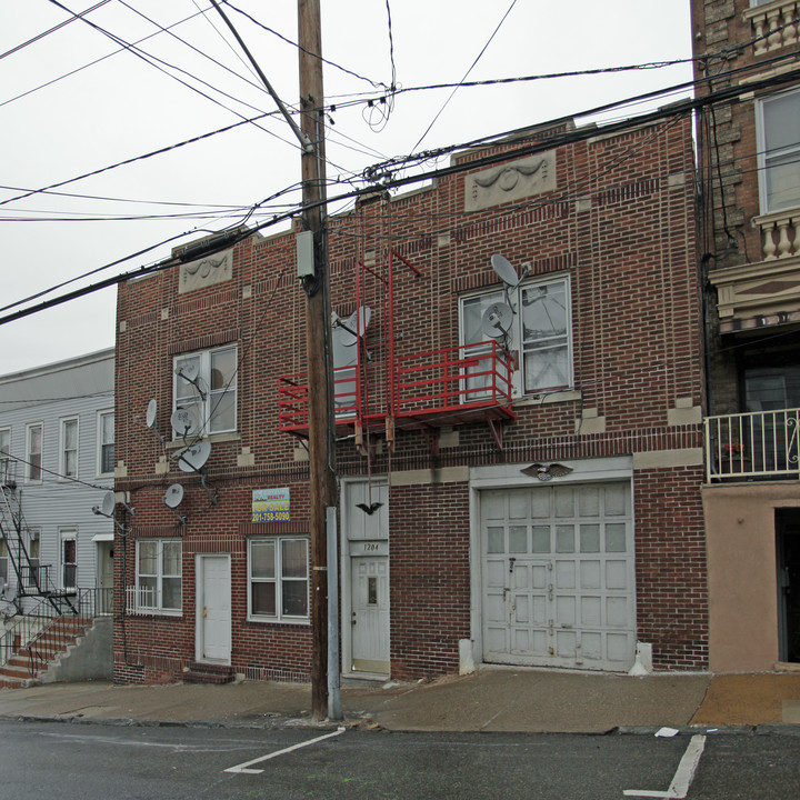 1204 43rd St in North Bergen, NJ - Building Photo