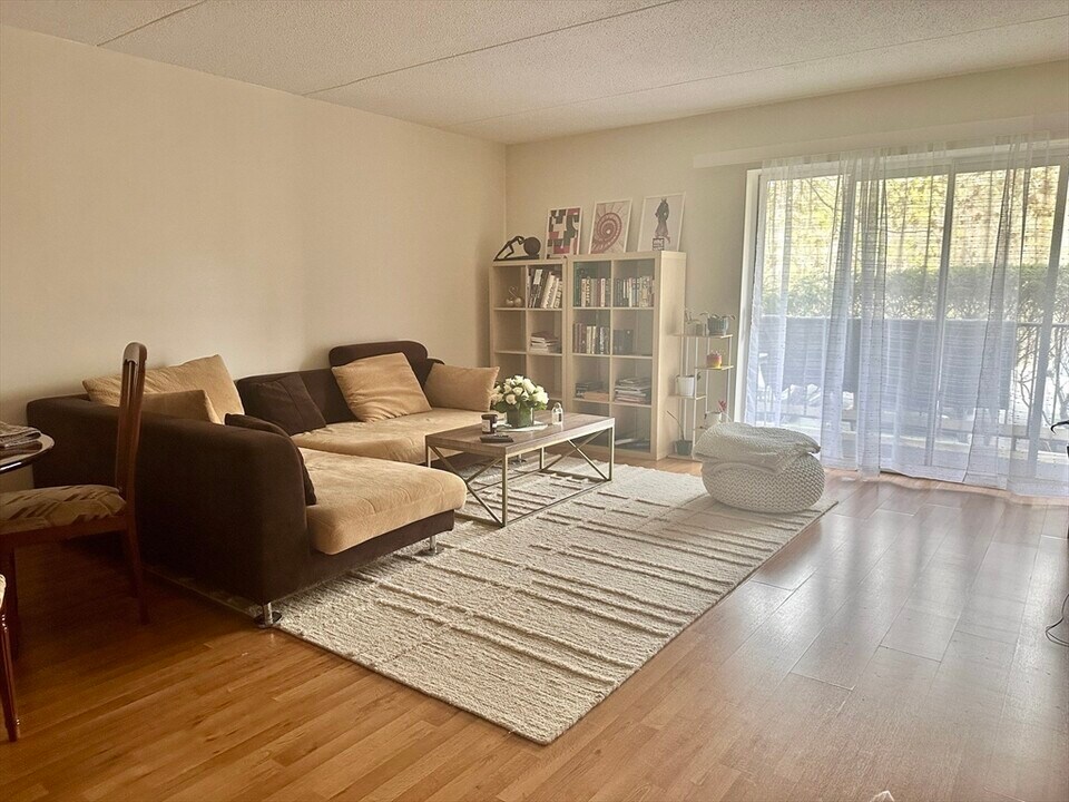 50-56-56 Broadlawn Park in Boston, MA - Building Photo