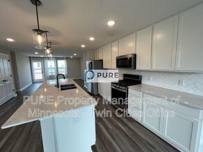 1159 Farrier Rd in Shakopee, MN - Building Photo - Building Photo