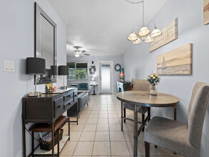 2225 NE 14th Ave in Wilton Manors, FL - Building Photo - Building Photo