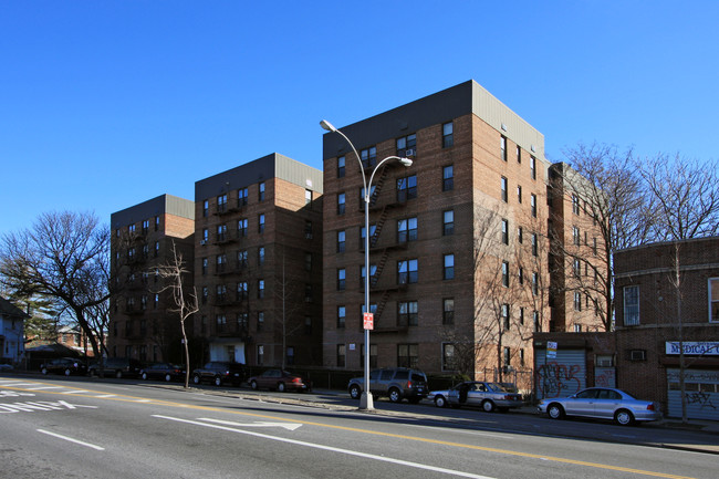 3900 Kings Hwy in Brooklyn, NY - Foto de edificio - Building Photo