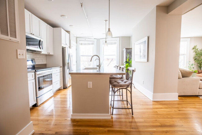 1407 Vine St in Cincinnati, OH - Building Photo - Building Photo