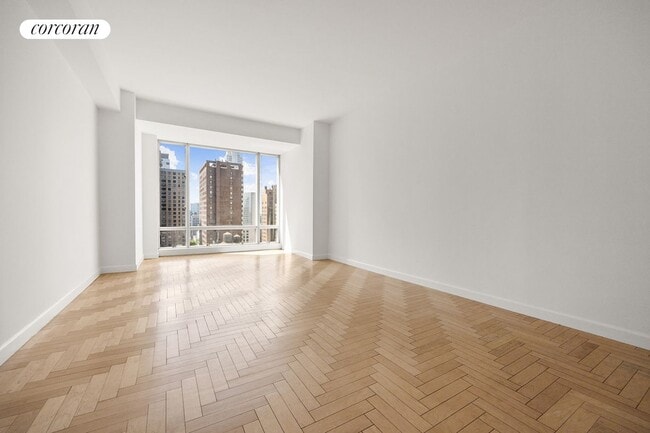 1 Central Prk W in New York, NY - Building Photo - Building Photo