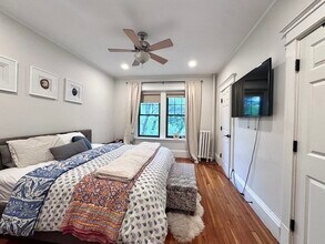 1584 Beacon St, Unit 1 in Brookline, MA - Building Photo - Building Photo
